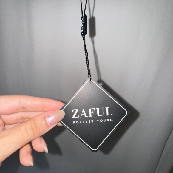 Zaful Womens Medium 2-Piece Set Scoop Neck Crop Top Asymmetrical Skirt Black NWT - Picture 9 of 10